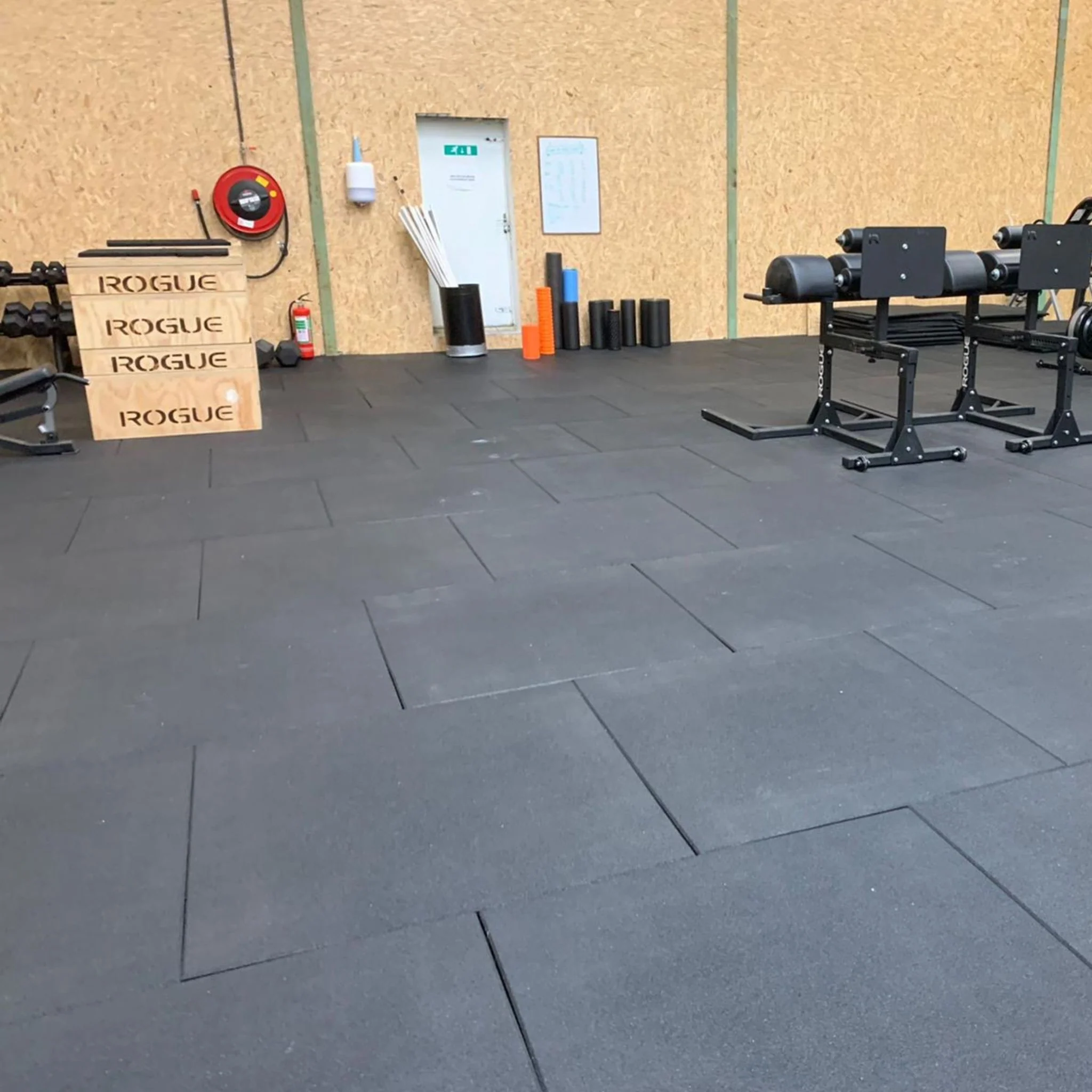 Flatline PRO Solid Grey Garage Gym Flooring Set – 27m² of 20mm Tiles - Image 8